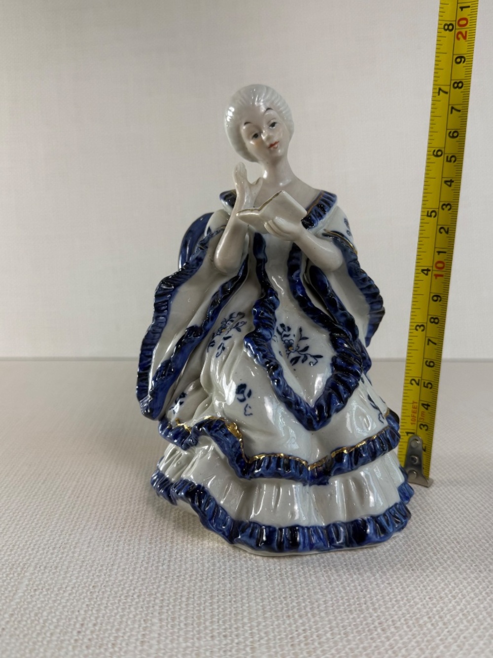 Blue & White Porcelain Lady Figurine Seated Woman Reading Delft Style Gold Trim - Picture 7 of 11